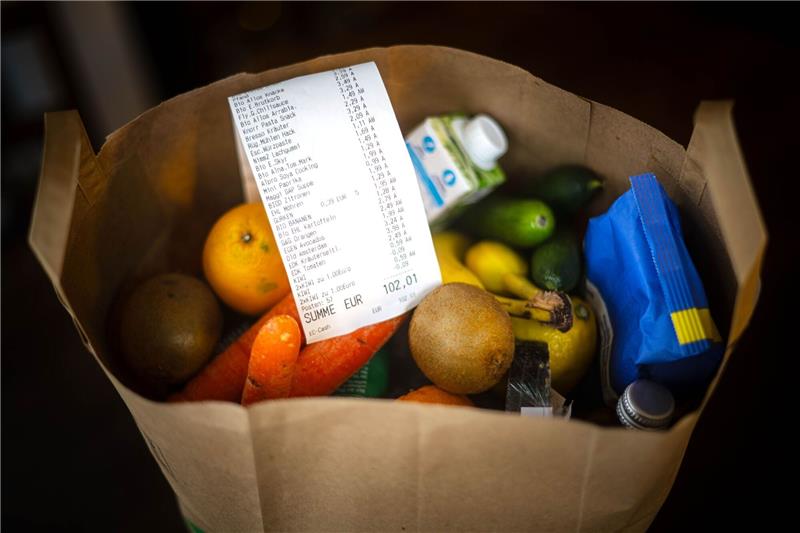 Inflation im Gesamtjahr 2023 bei 5,9 Prozent Die hohen Lebensmittelpreise belasten Verbraucherinnen und Verbraucher.