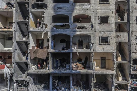 Die humanitäre Lage im Gazastreifen - wie hier in Rafah - spitzt sich derweil weiter zu.