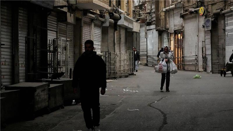 Die iranische Bevölkerung lebt schon mehr als eine Woche im Krieg. 