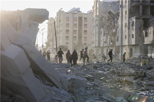 Die israelische Armee kämpft in dicht besiedelten Gebieten wie der südlichen Stadt Chan Junis weiter.