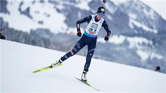 Die italienische Biathletin Rebecca Passler auf der Strecke.