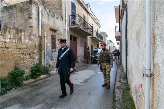 Die italienische Polizei und die Staatsanwaltschaft von Palermo haben weitere Verstecke des Cosa-Nostra-Kriminellen gefunden, in denen sich Wertgegenstände wie Schmuck und teure Klamotten befanden.