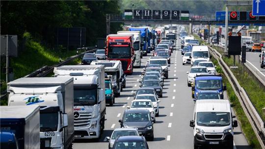Die jährliche Einstufung in Regionalklassen für Kfz-Versicherungen richtet sich nach dem Schadenverlauf in der Vergangenheit. (Archivbild)