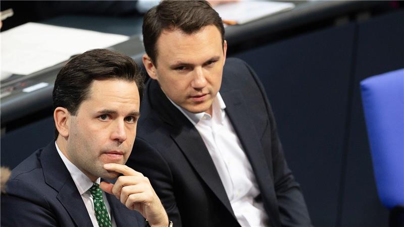 Die junge Unionsabgeordneten müssen nun überlegen, ob sie mitmachen - hier Johannes Winkel und Pascal Reddig (r.) von der CDU. (Archivfoto)