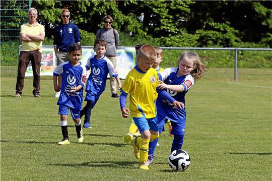 Die jungen Fußballer von der G- bis zur B-Jugend kämpfen Pfingstsamstag und -sonntag auf den beiden Plätzen des SV Rammelsberg um jeden Ball.  Foto: Epping