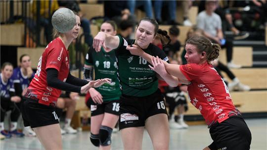 Die jungen Stammspielerinnen, wie hier die 20-jährige Leonie Reske oder auch die 19-jährige Hannah Eichhorn, übernehmen immer mehr Verantwortung und machen das Spiel der Luchse variabler.