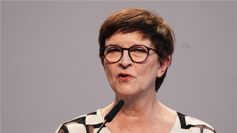 SPD-Frauen wollen Esken als Parteichefin oder Ministerin Die künftige Rolle von Saskia Esken in der SPD ist umstritten.