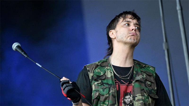 Die leicht entrückte Stimme von Sänger Casablancas wirkt wie eine Art Schlüsselreiz auf Indierock-Fans der Nullerjahre. (Archivbild)