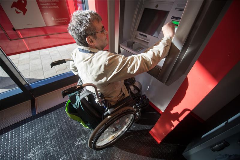 Bewerbung: Arbeitsmotivation spielt zentrale Rolle Die meisten Arbeitgeber fokussieren sich bei Bewerbern mit Handicap nach Angaben des Allgemeinen Arbeitgeberverbandes Harz – wie bei allen anderen Bewerbern – vor allem auf Arbeitsmotivation und fachliche Kompetenzen. Symbolfoto: Marija Murat/dpa