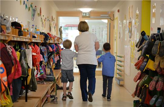 Die meisten Beschäftigten des sozialen Sektors arbeiten in der Kinderbetreuung und –erziehung.