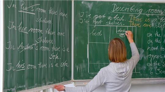 Die meisten Menschen im Öffentlichen Dienst sind an Schulen beschäftigt. (Symbolbild)