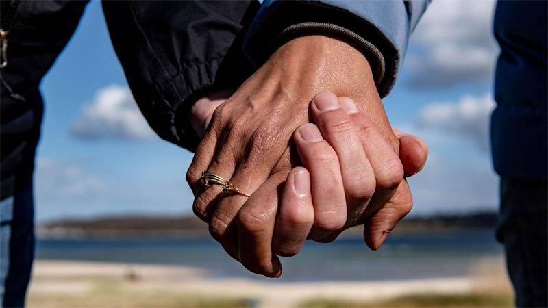 Die meisten Menschen wählen eine Partnerin oder einen Partner mit gleichem Bildungsniveau. (Symbolbild)