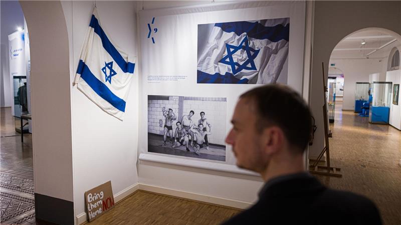 Die neue Ausstellung in Braunschweig beleuchtet die Geschichte des Zentralrats der Juden in Deutschland.