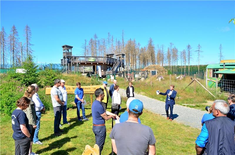 Neues Erlebniszentrum eröffnet am Harzburger Wildkatzengehege Die neue Dauerausstellung auf dem Wildkatzengehege wird offiziell von Sabine Seifarth, stellvertretende Landrätin aus Goslar, Staatssekretär Frank Doods, Nabu-Landesvorsitzender Dr. Holger Buschmann und Bürgermeister Ralf Abrahms (v.l.) eröffnet. Fotos: Fricke