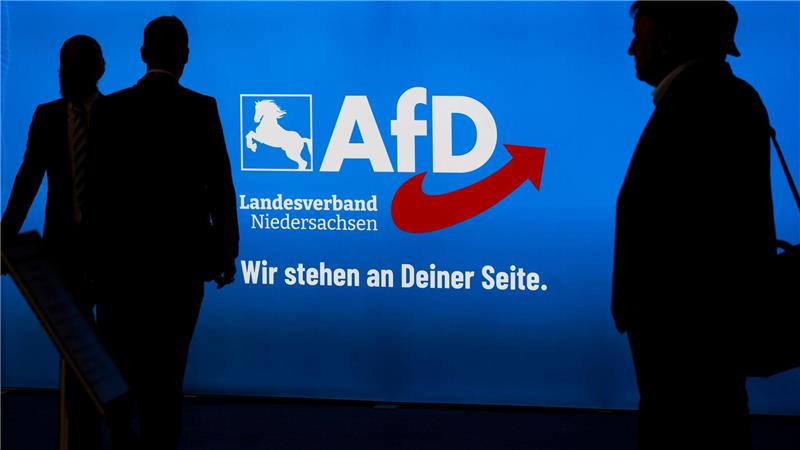 AfD Niedersachsen als extremistische Bestrebung eingestuft Die neue Einstufung ordne die AfD Niedersachsen dem rechtsextremistischen Spektrum zu, sagt Niedersachsens Innenministerin Daniela Behrens.
