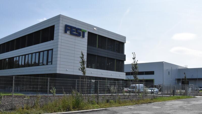 Die neue Firmenzentrale der Fest GmbH im Gewerbegebiet Baßgeige ist bezogen.