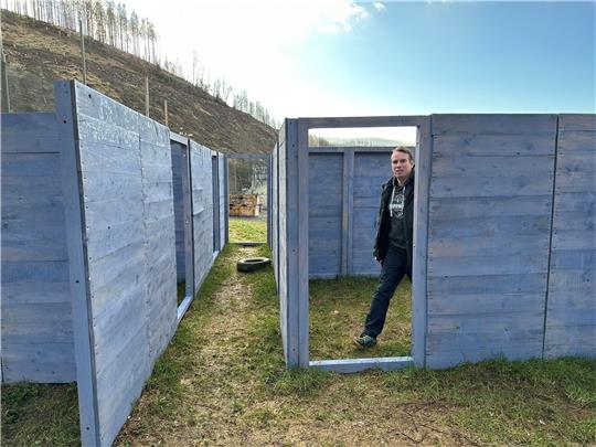 Die neue Hindernis-Hütte im nun größeren Außenbereich der Paintball-Anlage ist bereits seit kurz vor Weihnachten in Betrieb. Fotos: Eggers/Privat