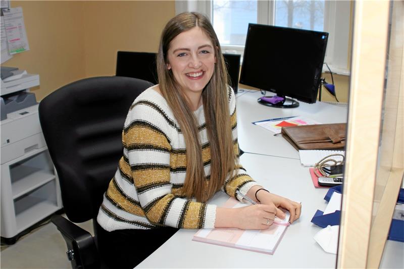 Die neue Kirchenkreissozialarbeiterin Dana Pruss hat ihr Büro in der Beratungsstelle bezogen.  Fotos: Knoke