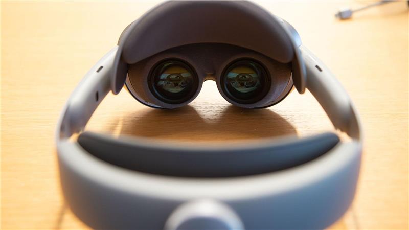Die neue Samsung-Brille - hier zu sehen ihr Prototyp aus dem Frühjahr - gibt es deutlich günstiger als Apples Vision Pro. 