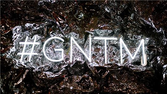 Die neue Staffel beginnt mit zwei Sendeterminen pro Woche.