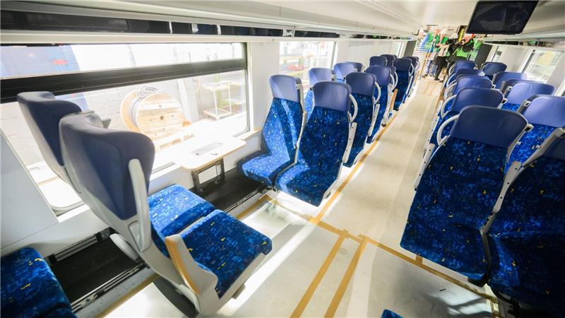 Wenig Plätze, kein Internet: Was Bahn-Pendler wissen sollten Die neuen Züge sollen mehr Platz bieten. (Archivbild)