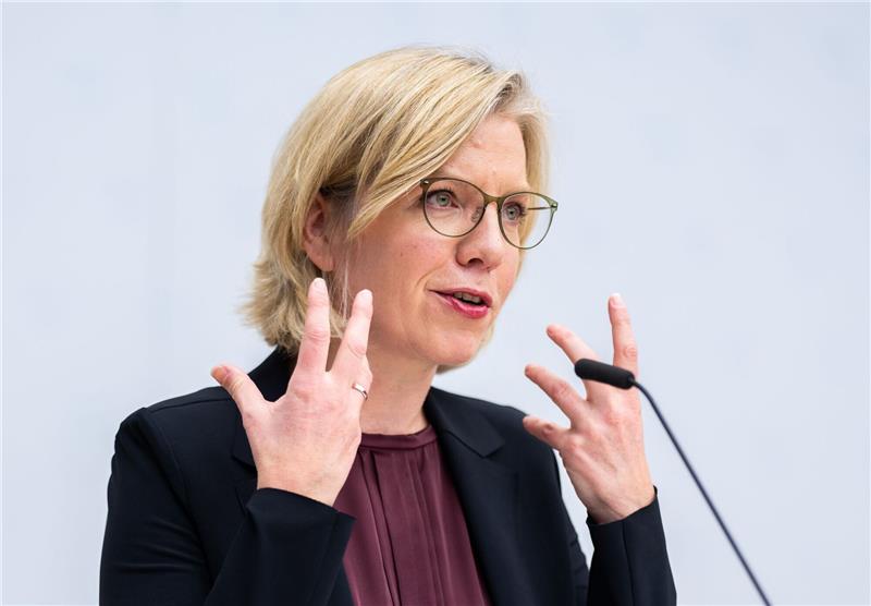 Österreich soll Abhängigkeit von russischem Gas senken Die österreichische Klimaschutzministerin Leonore Gewessler will die hohe Abhängigkeit des Landes von russischem Gas bekämpfen.