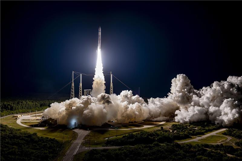 Die private Mission war vor einer Woche vom Weltraumbahnhof Cape Canaveral im US-Bundesstaat Florida gestartet.