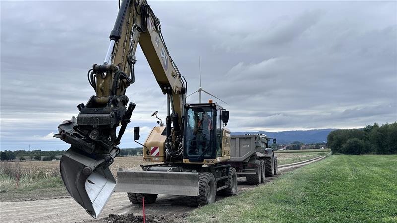 Die provisorische Umgehung (hier ein Bild der ersten Vorbereitungen) soll den Lkw-Verkehr aus Harlingerode heraushalten.