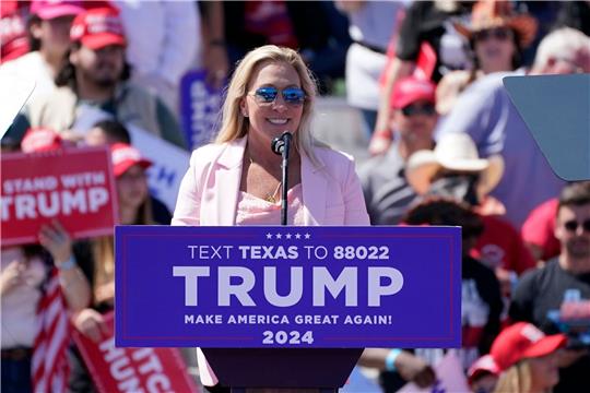 Die republikanische Kongressabgeordnete Marjorie Taylor Greene bei einer Wahlkampfveranstaltung für Ex-Präsident Donald Trump.