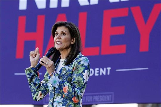 Die republikanische Präsidentschaftsbewerberin Nikki Haley spricht bei einer Wahlkampfveranstaltung in Beaufort im US-Bundesstaat South Carolina.