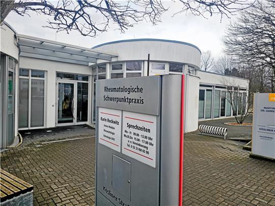 Die rheumatologische Praxis von Karin Rockwitz gehört jetzt zu Asklepios und öffnet nach der Schließung im März in der zweiten Aprilwoche wieder.  Archivfoto: Sowa