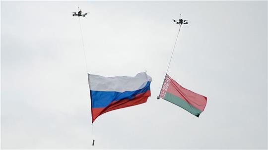 Die russische Armee kooperiert eng mit den Streitkräften von Belarus. 