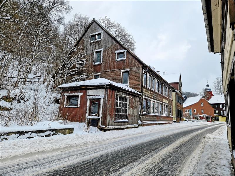 Was tut sich 2024 politisch in Altenau? Die seit Jahren leer stehende Schusterklause soll zwischen Ostern und den Sommerferien abgerissen werden. Foto: Knoke