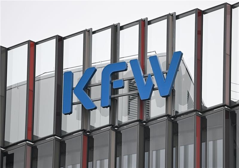 Studierendenwerk: Zinsen für KfW-Studienkredit noch zu hoch Die staatliche Förderbank KfW bietet den Studienkredit seit 2006 an.