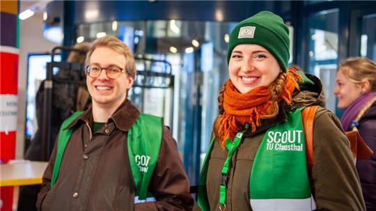 Die studentischen Scouts begleiten den Hochschulinformationstag und unterstützen den Ablauf.