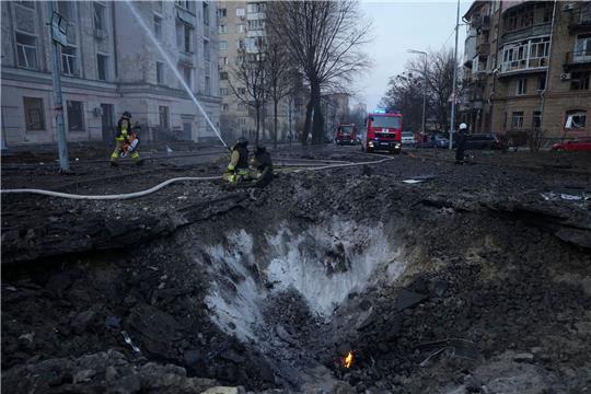 Die ukrainische Hauptstadt Kiew ist in der Nacht in mehreren Wellen mit Raketen angegriffen worden.