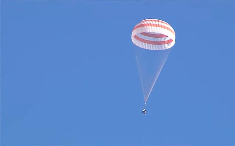 Die unbemannte Raumkapsel Sojus MS-22 bei der Landung.