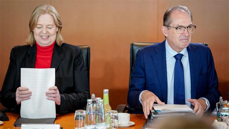 Regierung will Sozialbetrug eindämmen - KI gegen Kriminelle Die verantwortlichen Minister für den Aktuinsplan: Bas und Dobrindt.