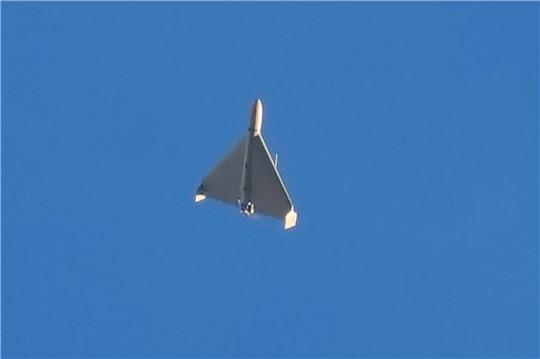 Die von der russischen Armee gestartete Drohne kurz vor dem Einschlag in der ukrainischen Hauptstadt Kiew: Der Iran hat Berichten zufolge Israel mit Dutzenden solcher Drohnen angegriffen.