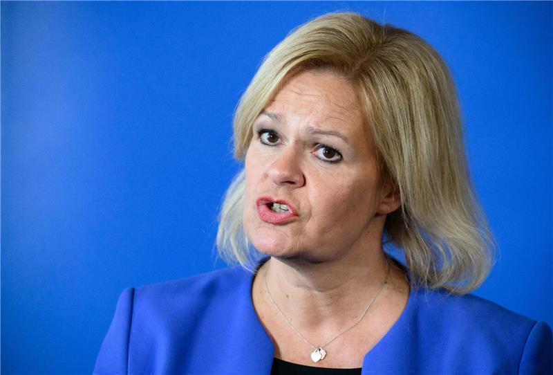 Die vorübergehende Wiedereinführung von Binnengrenzkontrollen im Schengen-Raum ist laut dem Bundesinnenministerium unter Nancy Faeser (SPD) «ultima ratio».