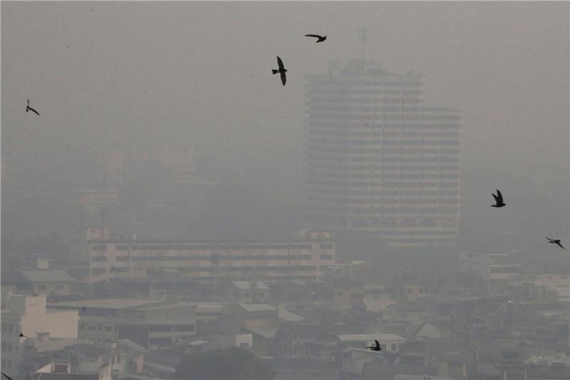 Dicke Luft in Chiang Mai: Extrem-Smog in Touristenstadt Die weltberühmte Tempelstadt Chiang Mai rangierte in der Statistik der Städte mit der stärksten Luftverschmutzung der Welt wieder an oberster Stelle.