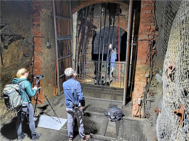 Niedersachsen wirbt mit der Grube Samson Die weltweit einzige Fahrkunst, die noch genutzt wird, darf in dem Werbefilm über die Grube Samson natürlich nicht fehlen. Foto: Privat