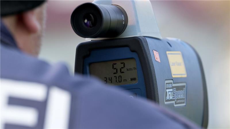 Die wesentliche Ursache für Verkehrsunfälle ist laut Polizei weiterhin überhöhte Geschwindigkeit. 