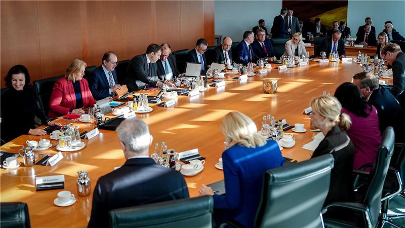 Die wöchentliche Kabinettsitzung stand diesmal unter der Überschrift „Entlastungskabinett“