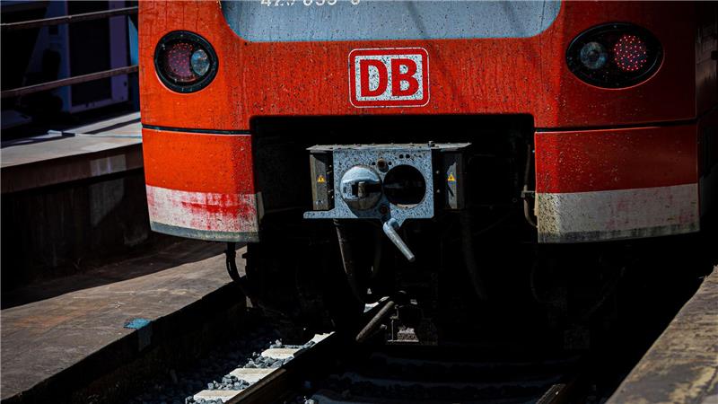 Die zehnwöchigen Bauarbeiten auf der Bahnstrecke Hamburg-Hannover sorgen für Kritik. (Symbolbild)