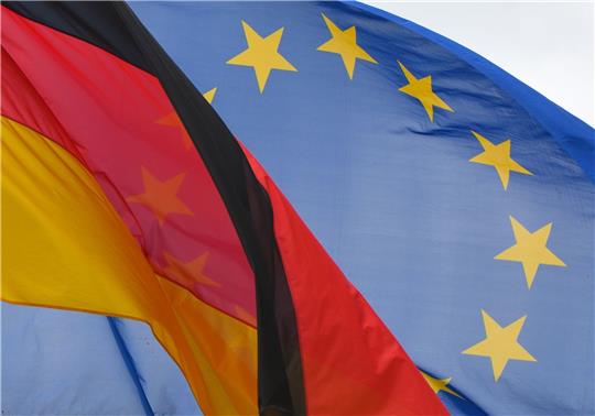Die Kommission wacht als Hüterin der Verträge darüber, ob sich die Mitgliedsstaaten an EU-Recht halten. Das gilt auch für Deutschland.