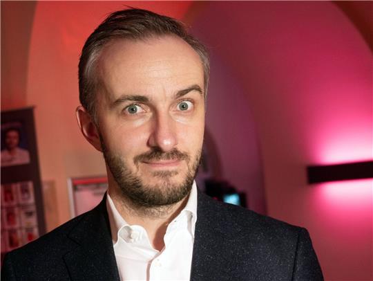 Die Plattform «Frag den Staat» und das «ZDF Magazin Royale» von Jan Böhmermann haben nach eigenen Angaben als geheim eingestufte hessische NSU-Akten veröffentlicht.