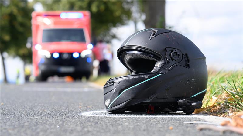 Dienstagmittag wird ein Motorradfahrer bei einem Unfall schwer verletzt.