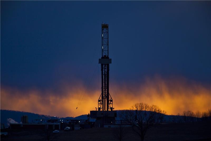 Diese Ölförderplattform im us-amerikanischen Tunkhannock arbeitet nach dem Prinzip des Fracking.