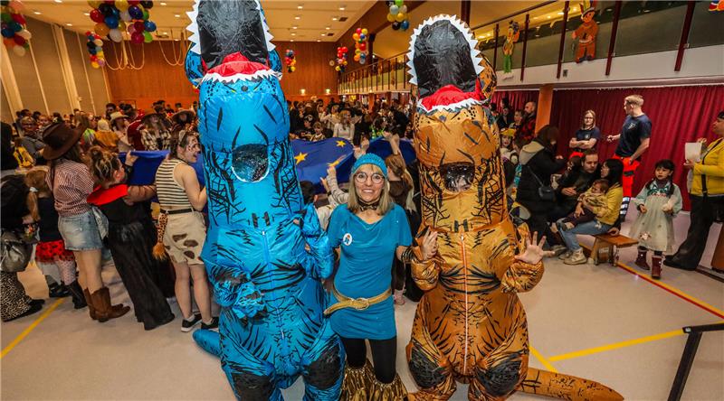 Diese XXL-Dinos sind der Hingucker in der Clausthaler Stadthalle.